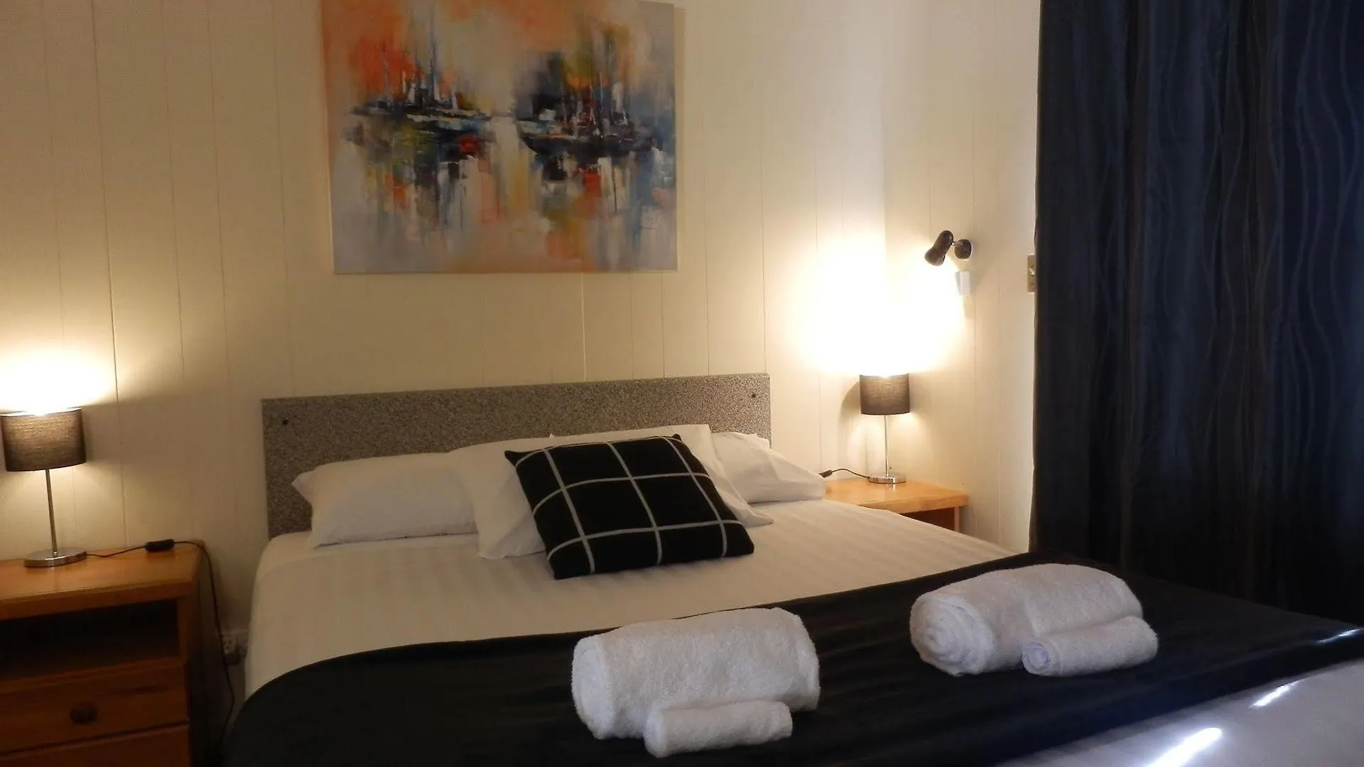 **  Flying Spur Motel Toowoomba Australia